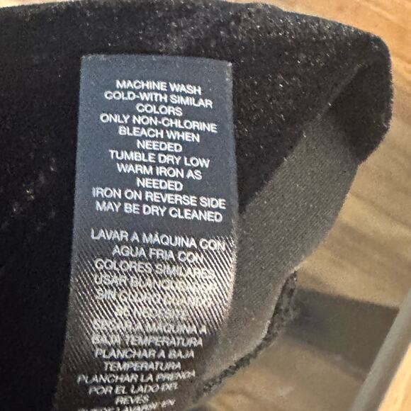 Chico’s Travelers Black Velvet Sleeveless Blouse – Luxe & Timeless - Picture 7 of 7